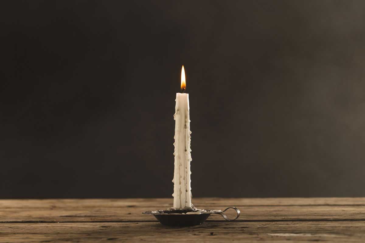 A lume di candela